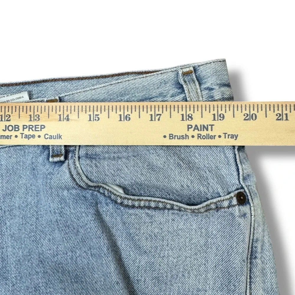 Levi Strauss Y2K Denim Shorts Womens Light Wash 2004‎ Vintage